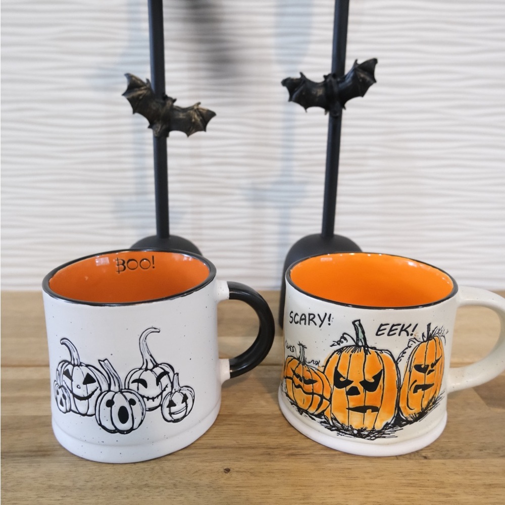 Brand new 2 jack o'lantern eek & Scary Halloween mug bundle